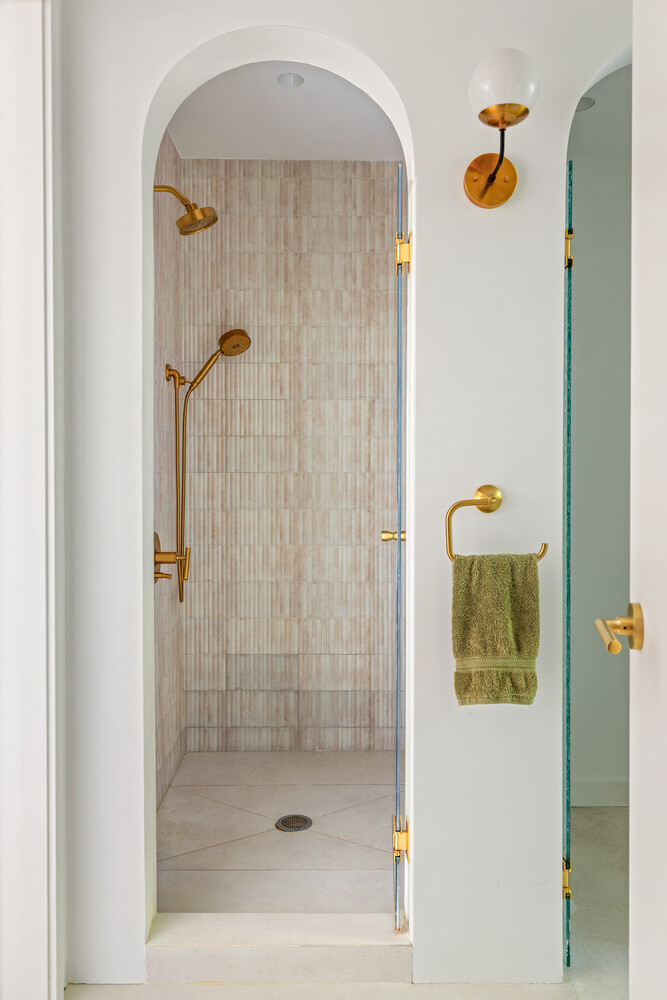 24 Middagh Street Brooklyn, NY 11201 - Photo 21 of 34 a bathroom with a shower