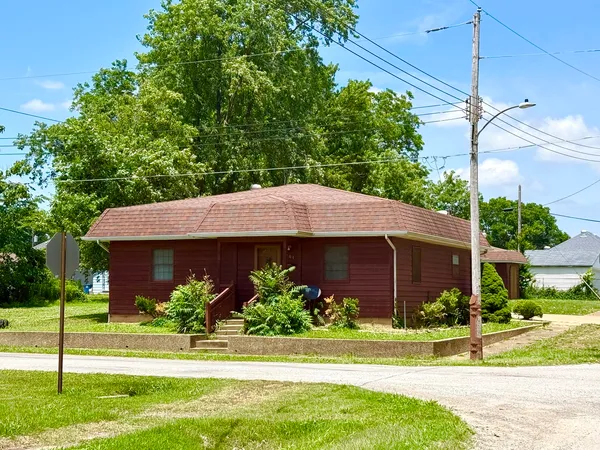 $140,000 | 201 West Helen Avenue, Christopher, IL 62822