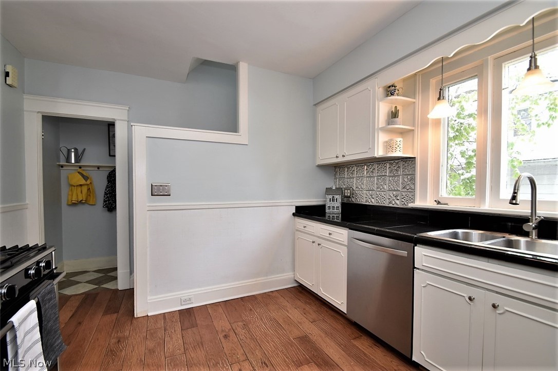 1816 Radnor Road Cleveland, OH 44118 - Photo 14 of 27 Gallery Image 14