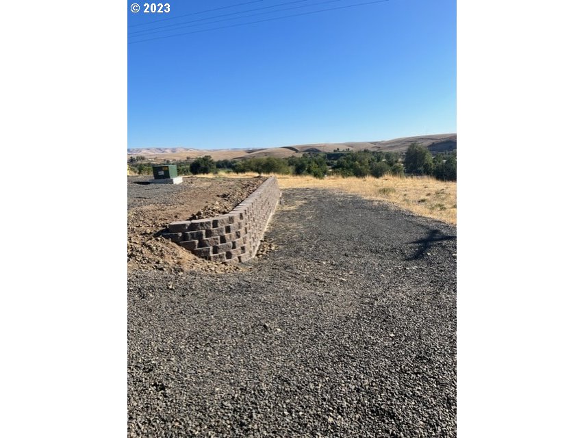 0 Northeast School Drive, Unit 15 Pendleton, OR 97801 - Photo 15 of 16 a view of a terrace
