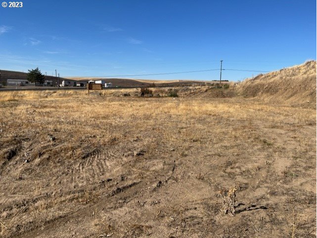 0 Northeast School Drive, Unit 15 Pendleton, OR 97801 - Photo 2 of 16 a view of an ocean