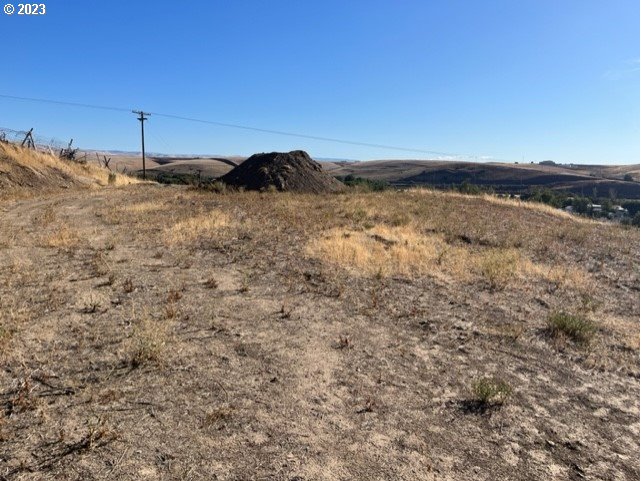 0 Northeast School Drive, Unit 15 Pendleton, OR 97801 - Photo 3 of 16 a view of a sky