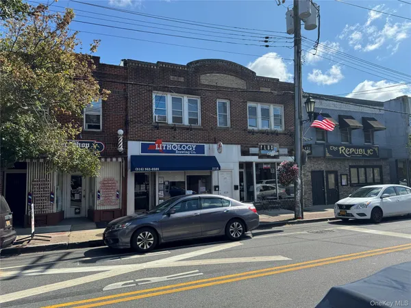 $3,200 | 209-211 Main Street, Unit 2N, Farmingdale, NY 11735