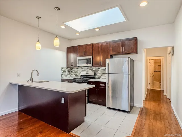 $3,000 | 209-211 Main Street, Unit 2N, Farmingdale, NY 11735