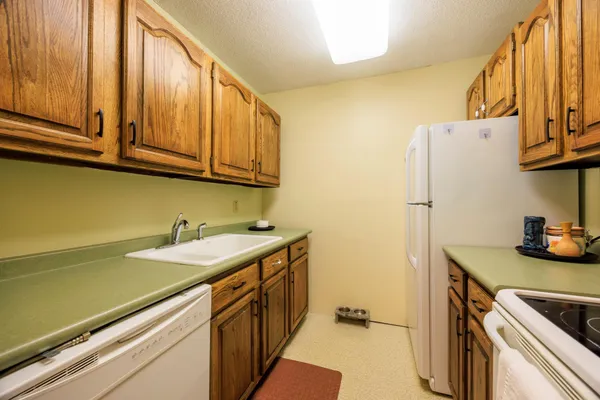 $145,000 | 183 Little Canada Road East, Unit 310, Little Canada, MN 55117