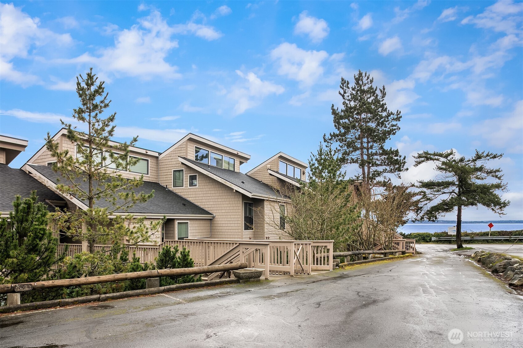 802 Old Beach Road, Unit 201 Freeland, WA 98249 - Photo 3 of 27
