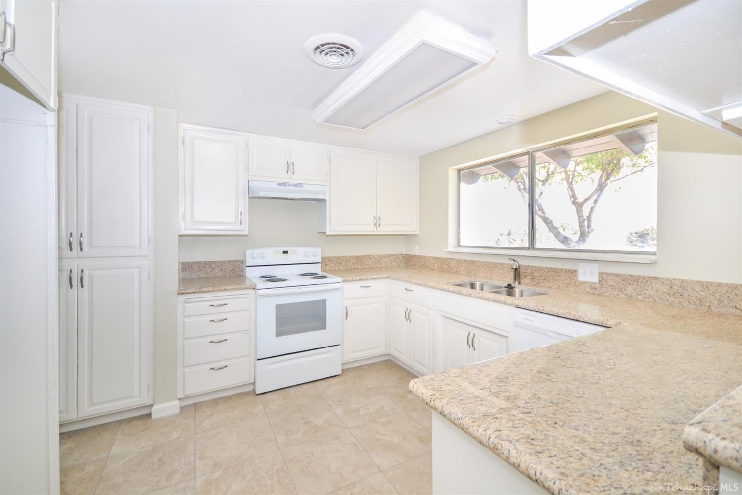 23323 Willow Canyon Road Tehachapi, CA 93561 - Photo 8 of 47 Gallery Image 8