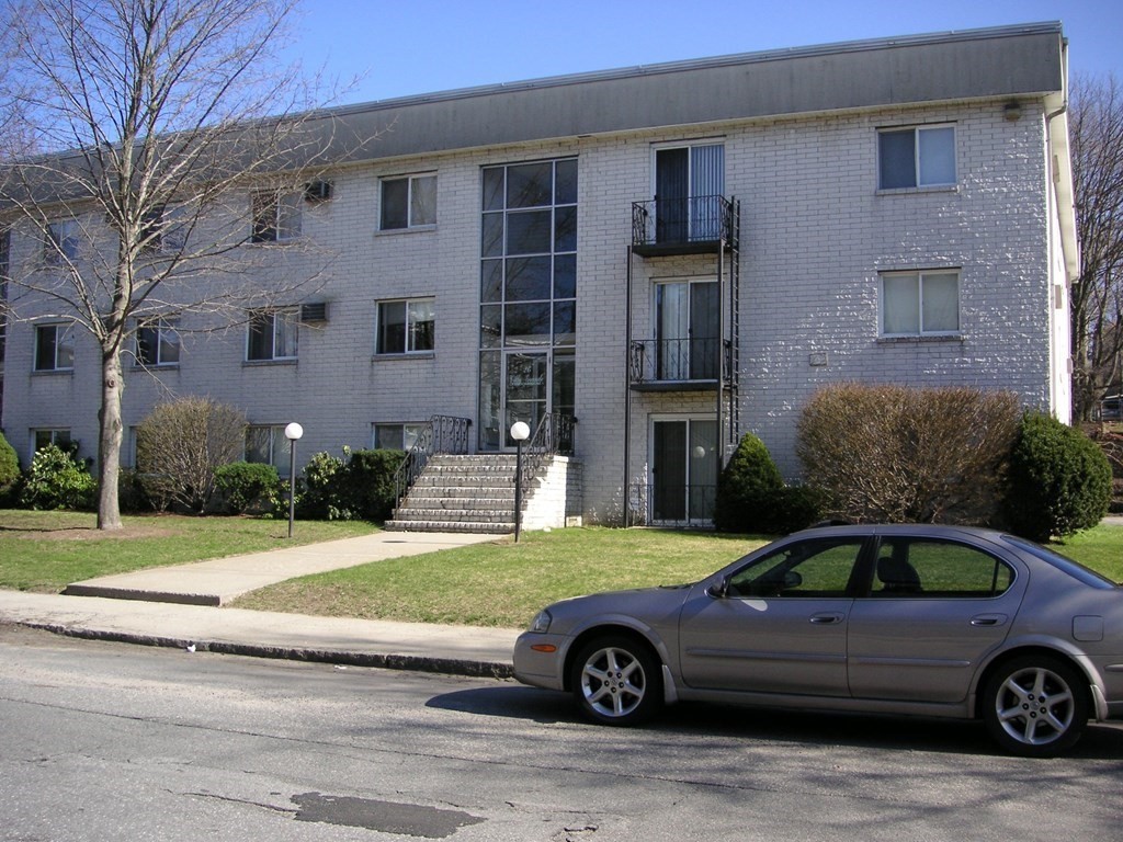 24 Inman Street, Unit 28 Lawrence, MA 01843 - Photo 8 of 8 Gallery Image 8