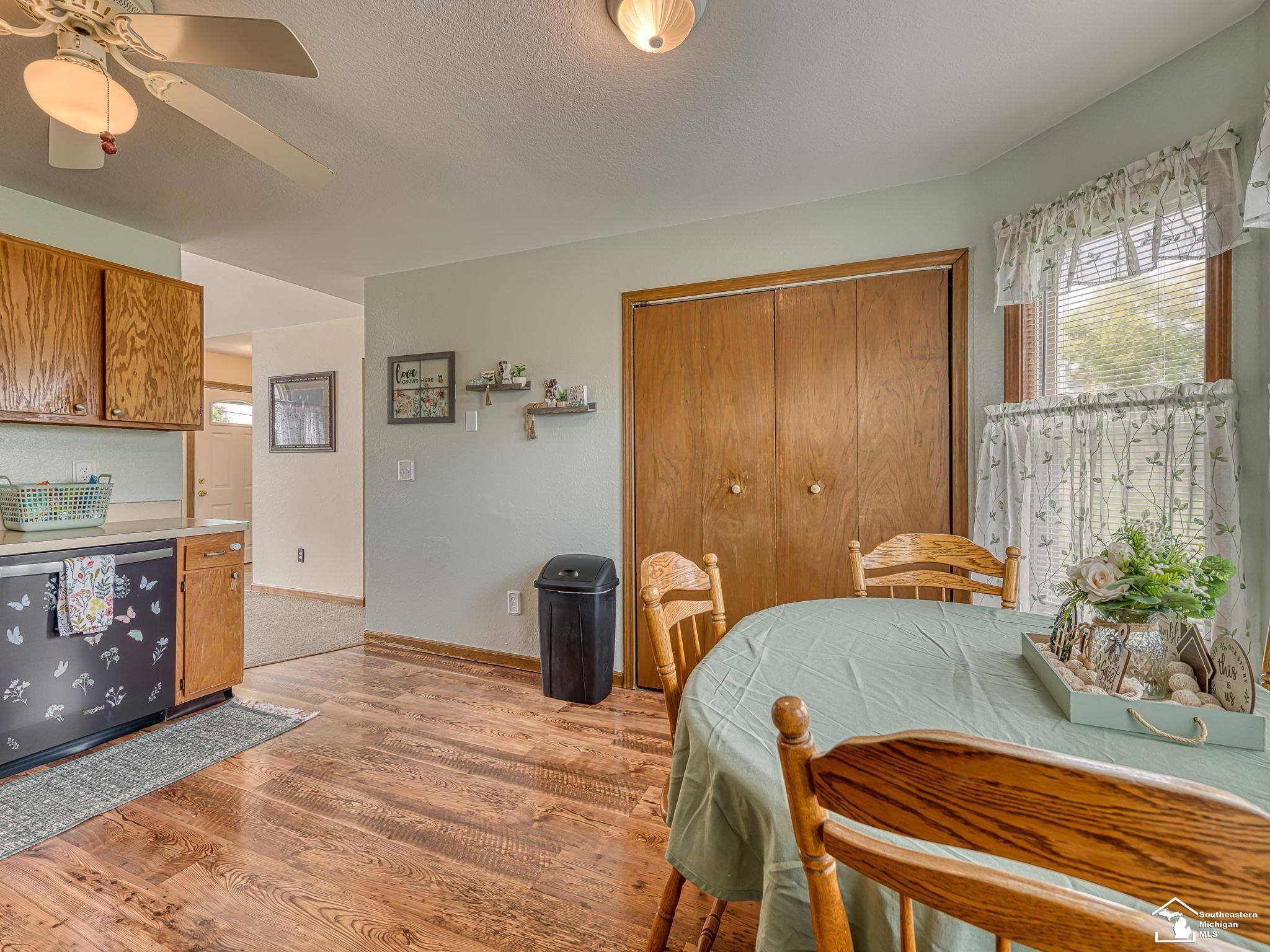 5957 Trombley Road Newport, MI 48166 - Photo 11 of 30 50218051-d98a2df0-9287-4bcb-bf98-a0a546b65863.JPG