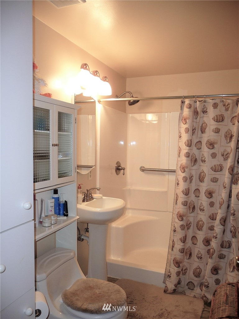 304 North Earl Road Moses Lake, WA 98837 - Photo 17 of 20 Gallery Image 17