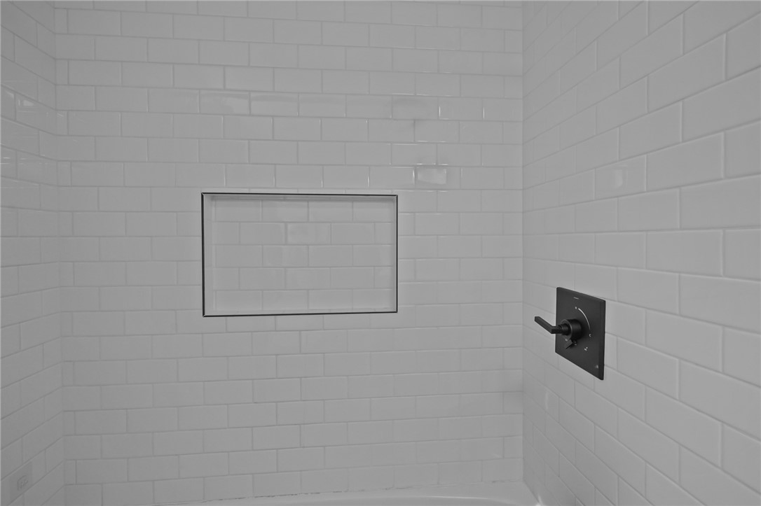 38 Angela Avenue Cranston, RI 02921 - Photo 11 of 49