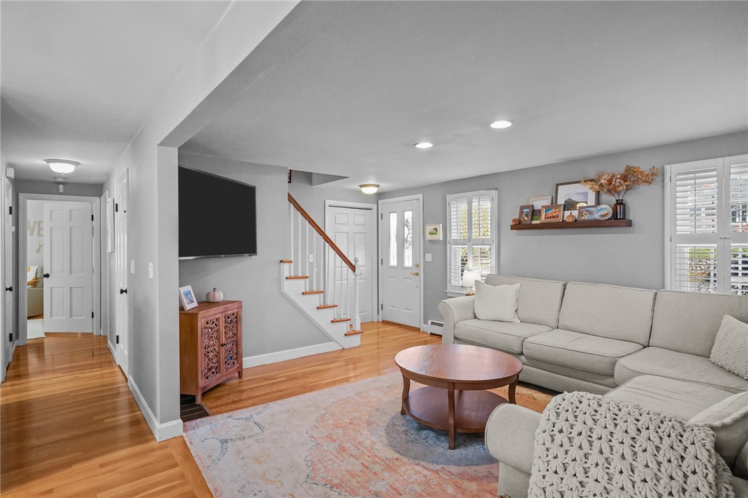 38 Angela Avenue Cranston, RI 02921 - Photo 16 of 49