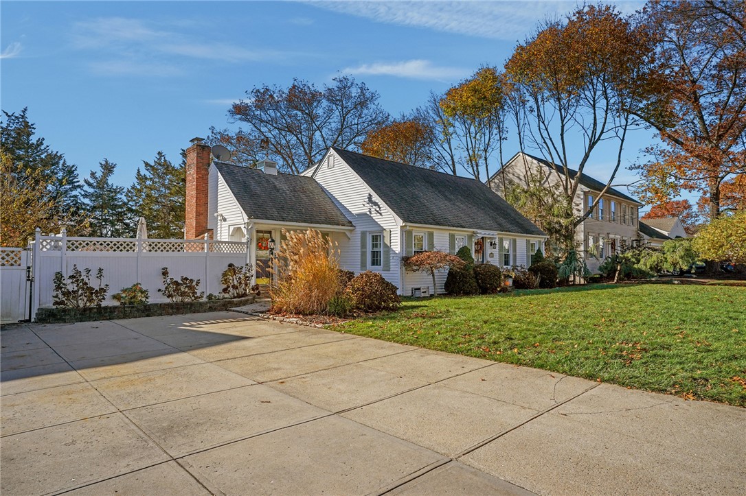 38 Angela Avenue Cranston, RI 02921 - Photo 2 of 49