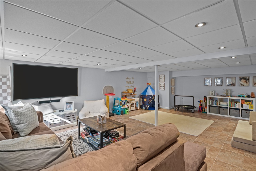 38 Angela Avenue Cranston, RI 02921 - Photo 39 of 49