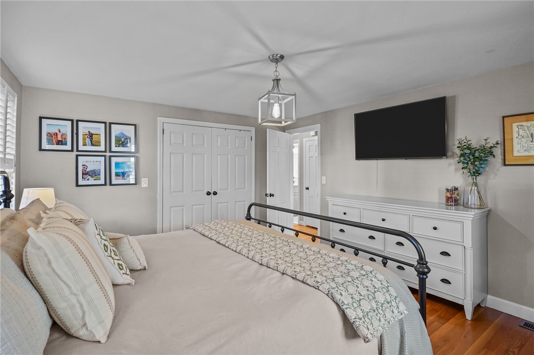 38 Angela Avenue Cranston, RI 02921 - Photo 5 of 49