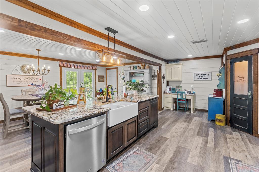 2461 County Road Blossom, TX 75416 - Photo 8 of 27