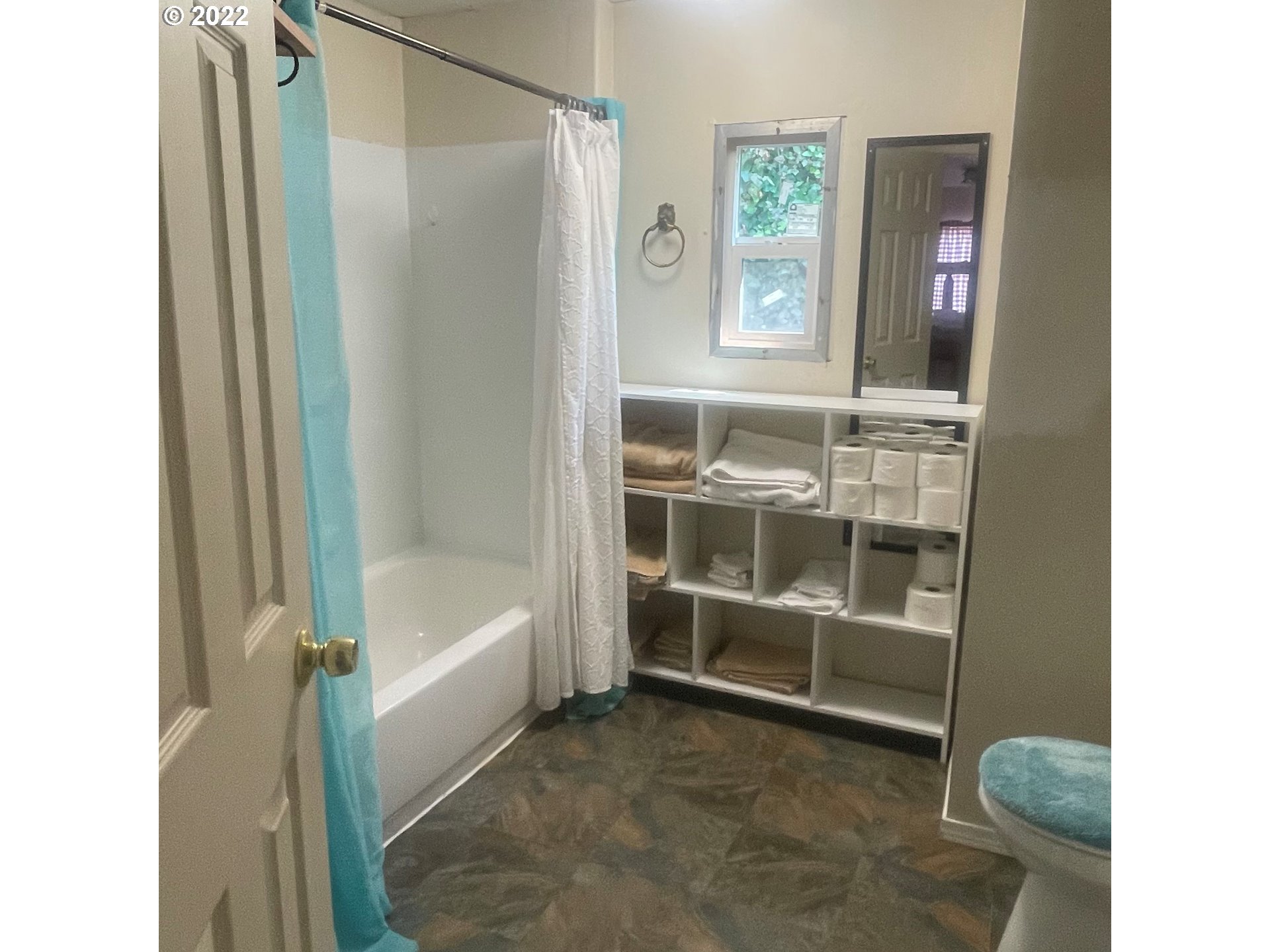 876 Vista Court Reedsport, OR 97467 - Photo 13 of 29 Bathroom, Attached