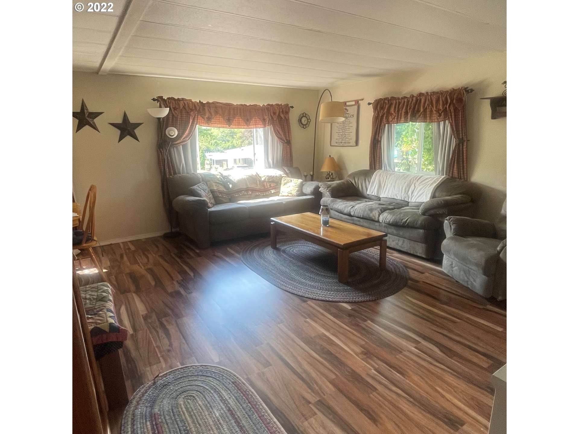 876 Vista Court Reedsport, OR 97467 - Photo 3 of 29 Living Room