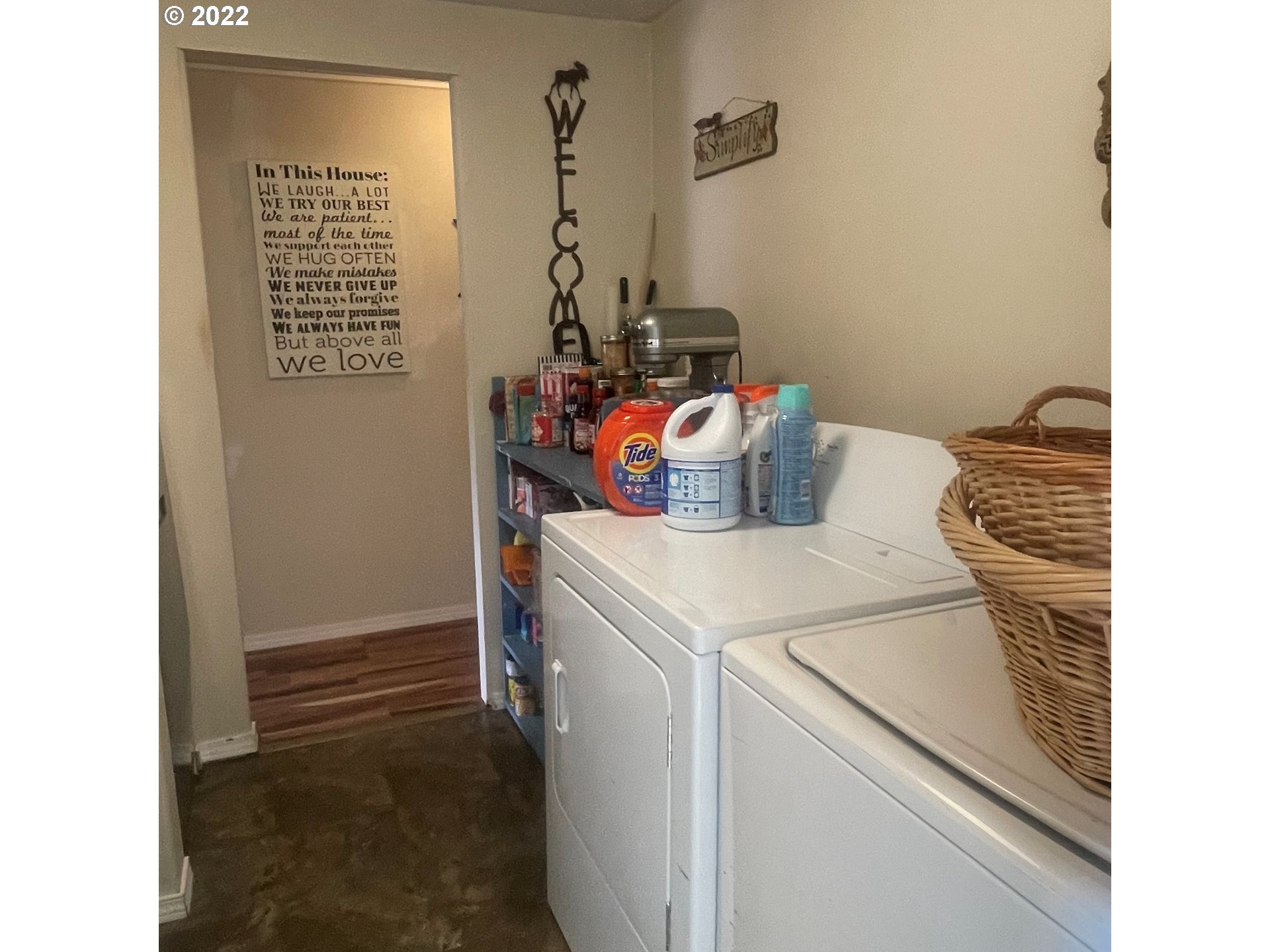 876 Vista Court Reedsport, OR 97467 - Photo 9 of 29 Laundry