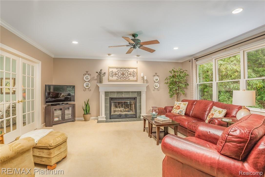 7215 Summit Ridge Brighton, MI 48116 - Photo 24 of 42 Family Rm with Natural FP w/Gas Log