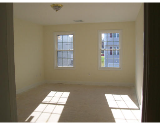 292 Neptune Street Fall River, MA 02721 - Photo 6 of 6 Gallery Image 6