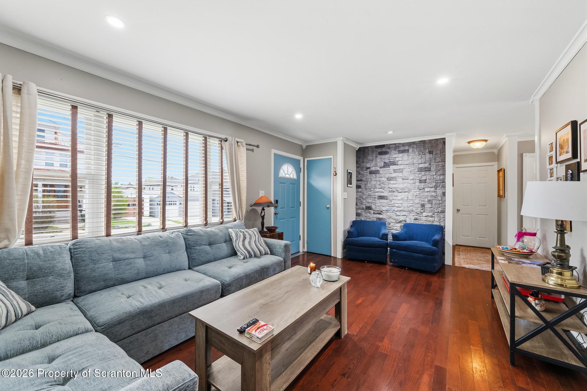 2001 Rigg Street Dunmore, PA 18512 - Photo 14 of 32 Living Room