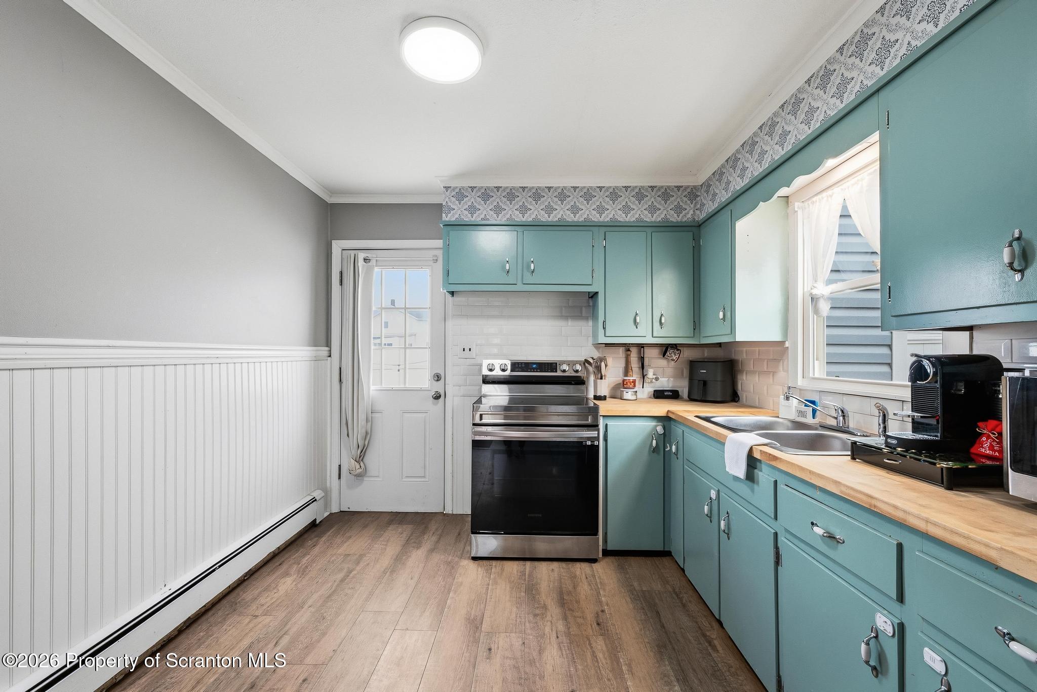 2001 Rigg Street Dunmore, PA 18512 - Photo 15 of 32 Kitchen