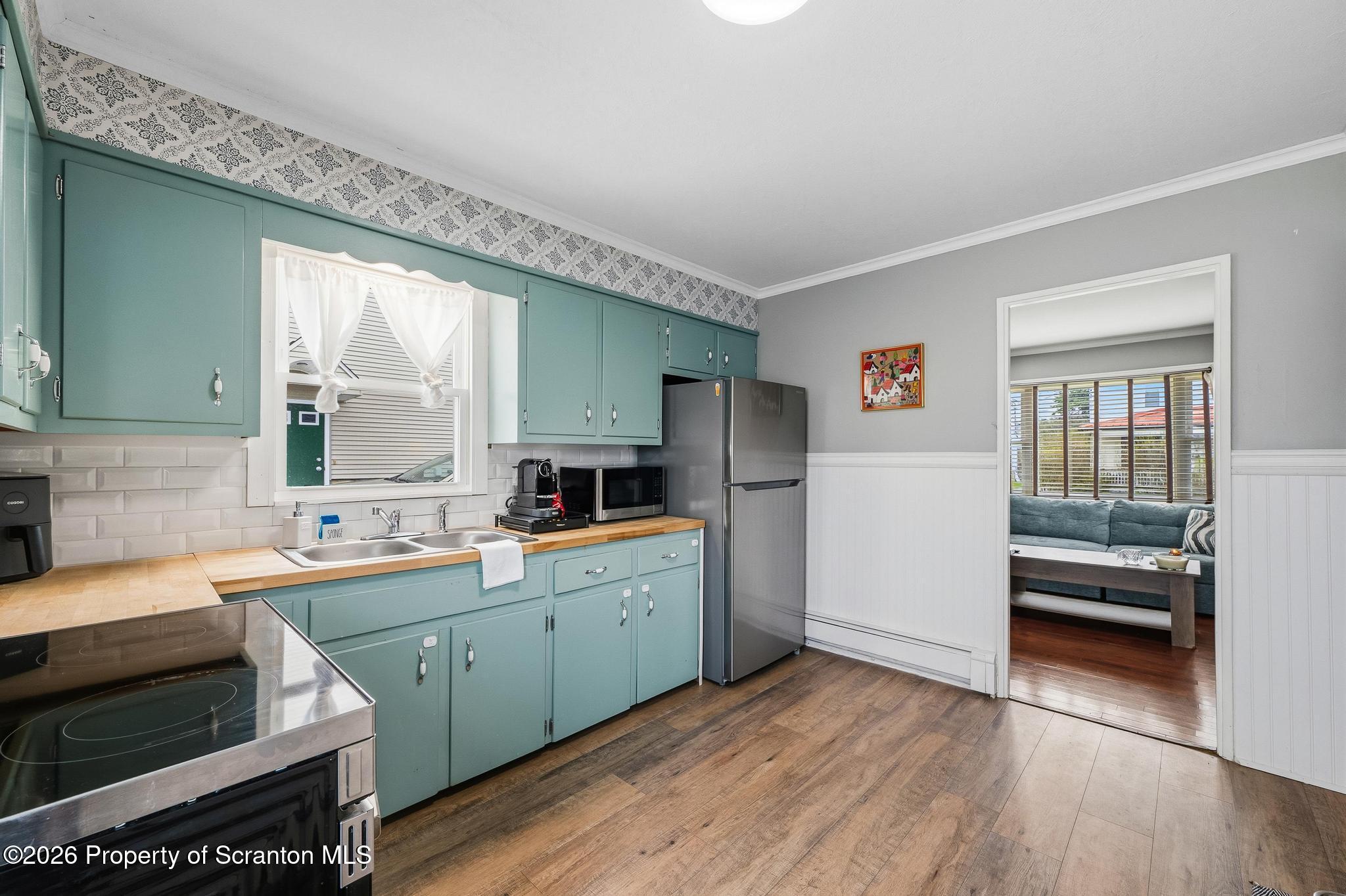 2001 Rigg Street Dunmore, PA 18512 - Photo 17 of 32 Kitchen