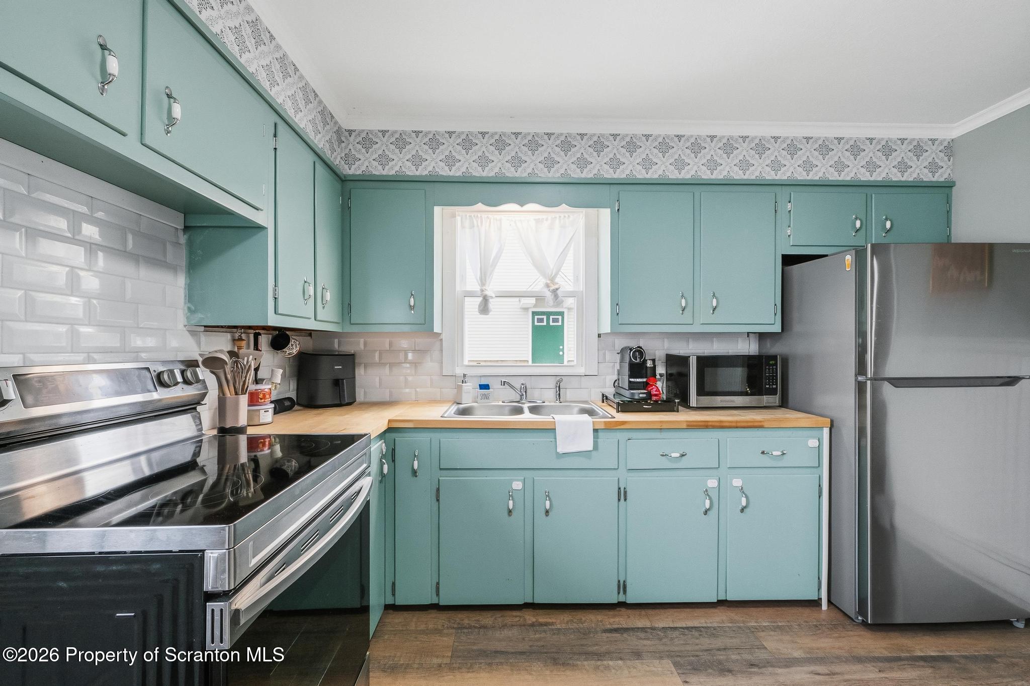 2001 Rigg Street Dunmore, PA 18512 - Photo 18 of 32 Kitchen