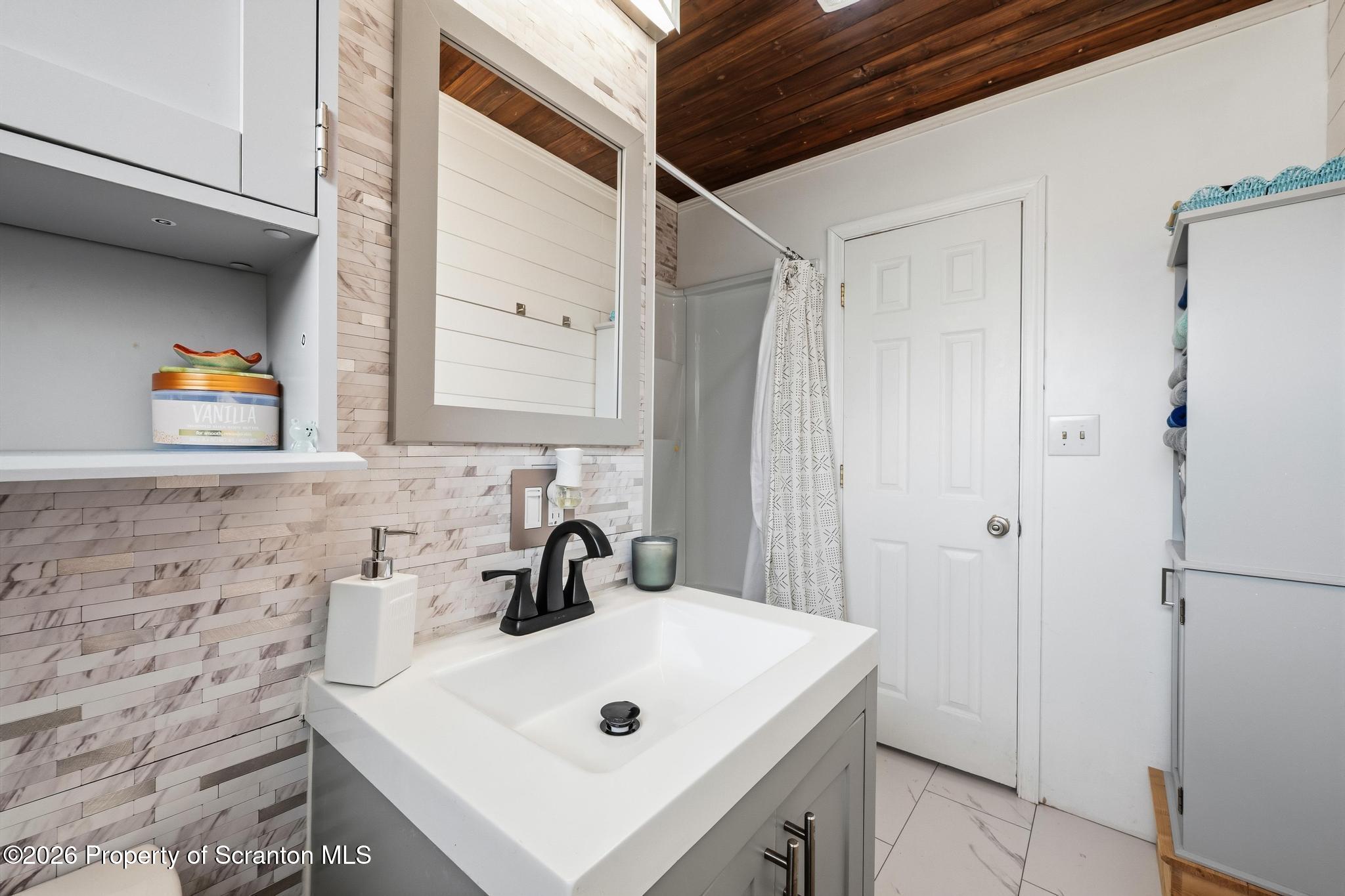 2001 Rigg Street Dunmore, PA 18512 - Photo 26 of 32 Bathroom