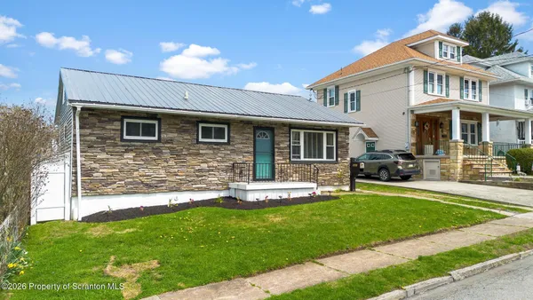 $215,000 | 2001 Rigg Street, Dunmore, PA 18512