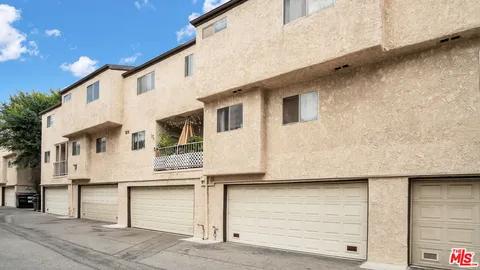$489,900 | 13567 Valerio Street, Unit C, Van Nuys, CA 91405