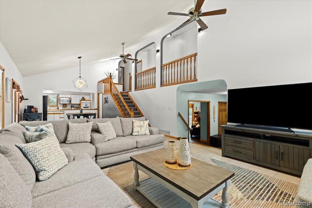 1415 Rose Center Road Fenton, MI 48430 - Photo 8 of 40