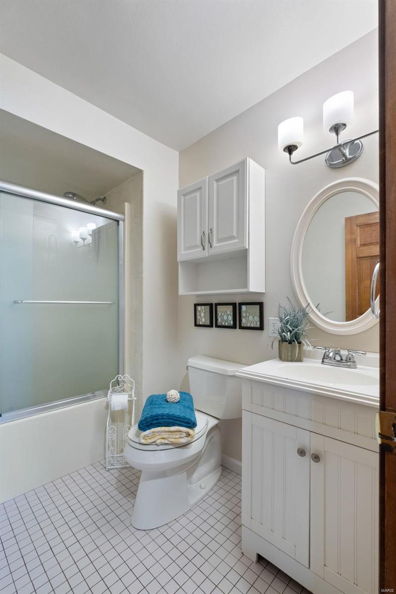 6127 Erb Road St. Louis, MO 63129 - Photo 28 of 42