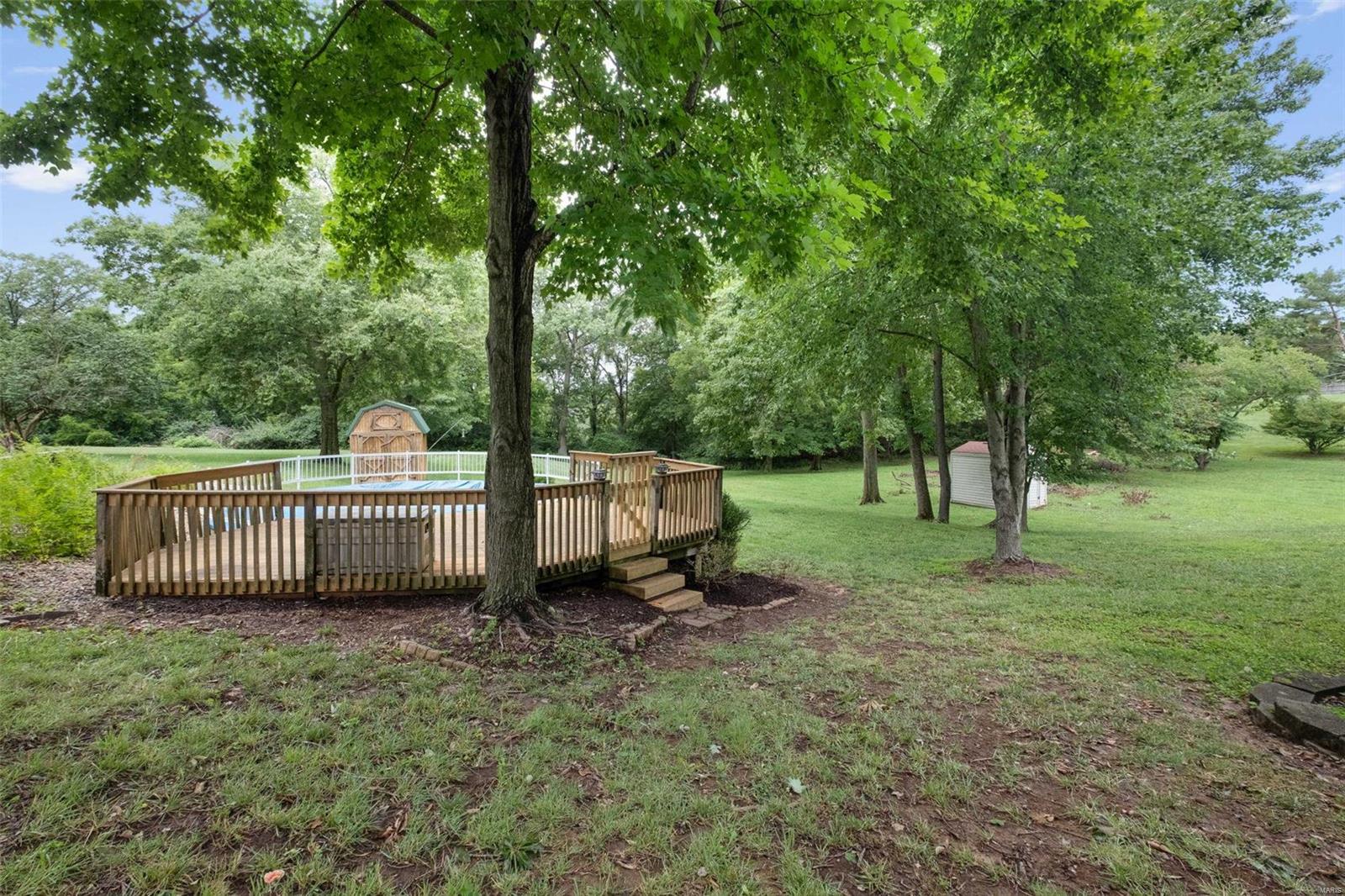 6127 Erb Road St. Louis, MO 63129 - Photo 39 of 42
