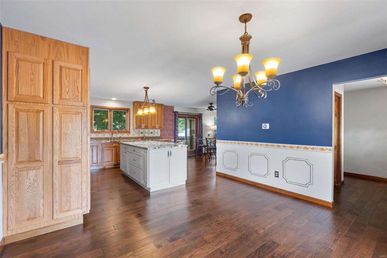 6127 Erb Road St. Louis, MO 63129 - Photo 9 of 42