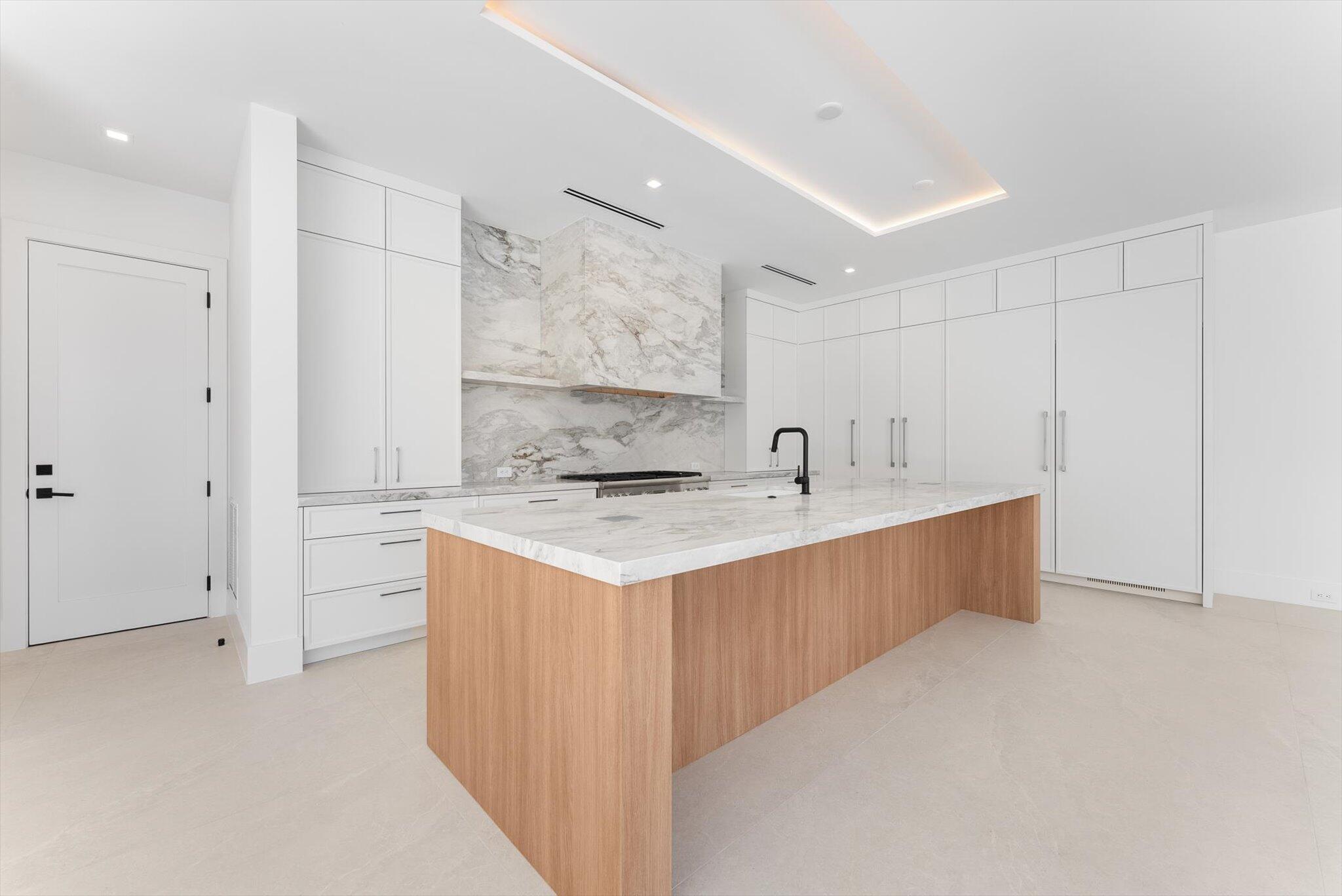 880 Northeast 3rd Avenue Boca Raton, FL 33432 - Photo 15 of 100 Kitchen