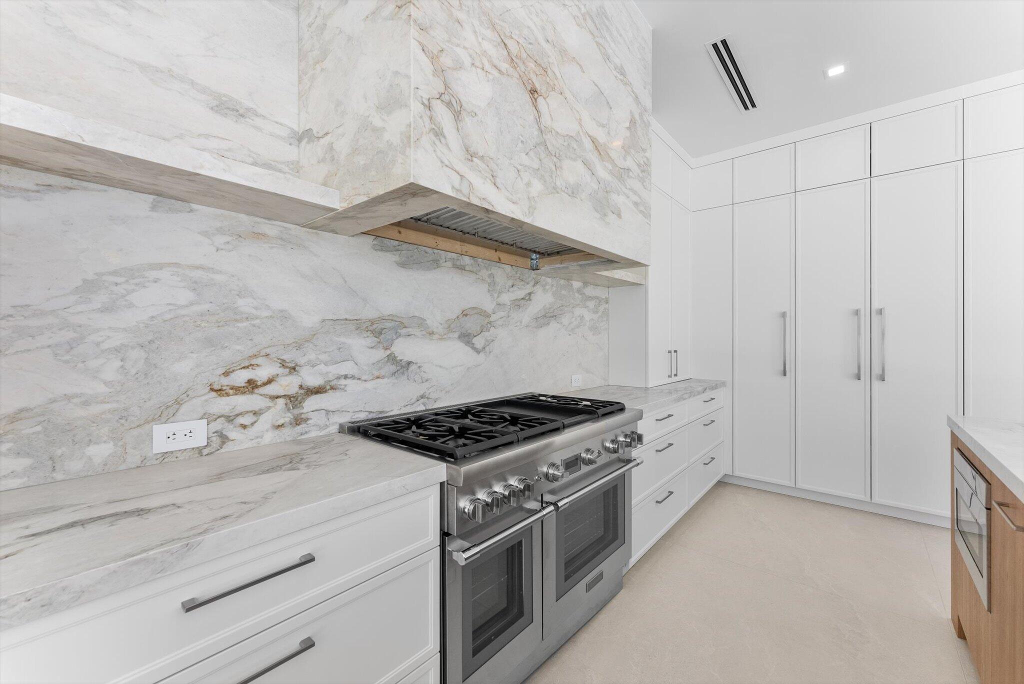 880 Northeast 3rd Avenue Boca Raton, FL 33432 - Photo 17 of 100 Kitchen