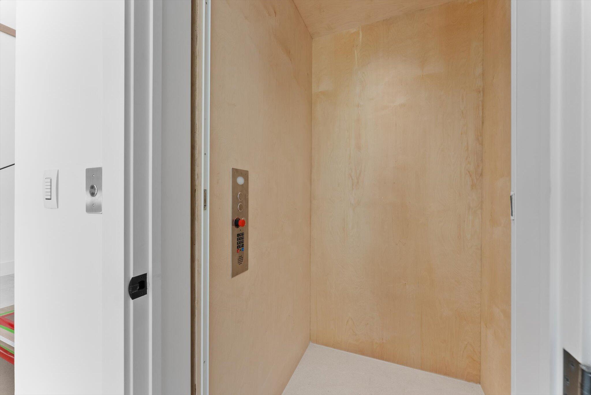 880 Northeast 3rd Avenue Boca Raton, FL 33432 - Photo 42 of 100 Elevator