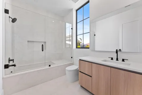 $5,950,000 | 880 Northeast 3rd Avenue, Boca Raton, FL 33432