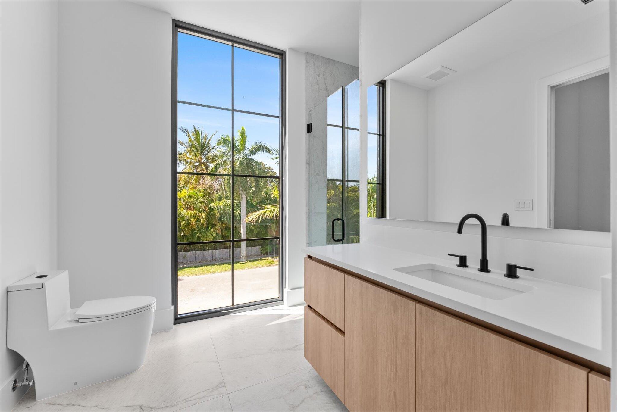 880 Northeast 3rd Avenue Boca Raton, FL 33432 - Photo 71 of 100 Bathroom