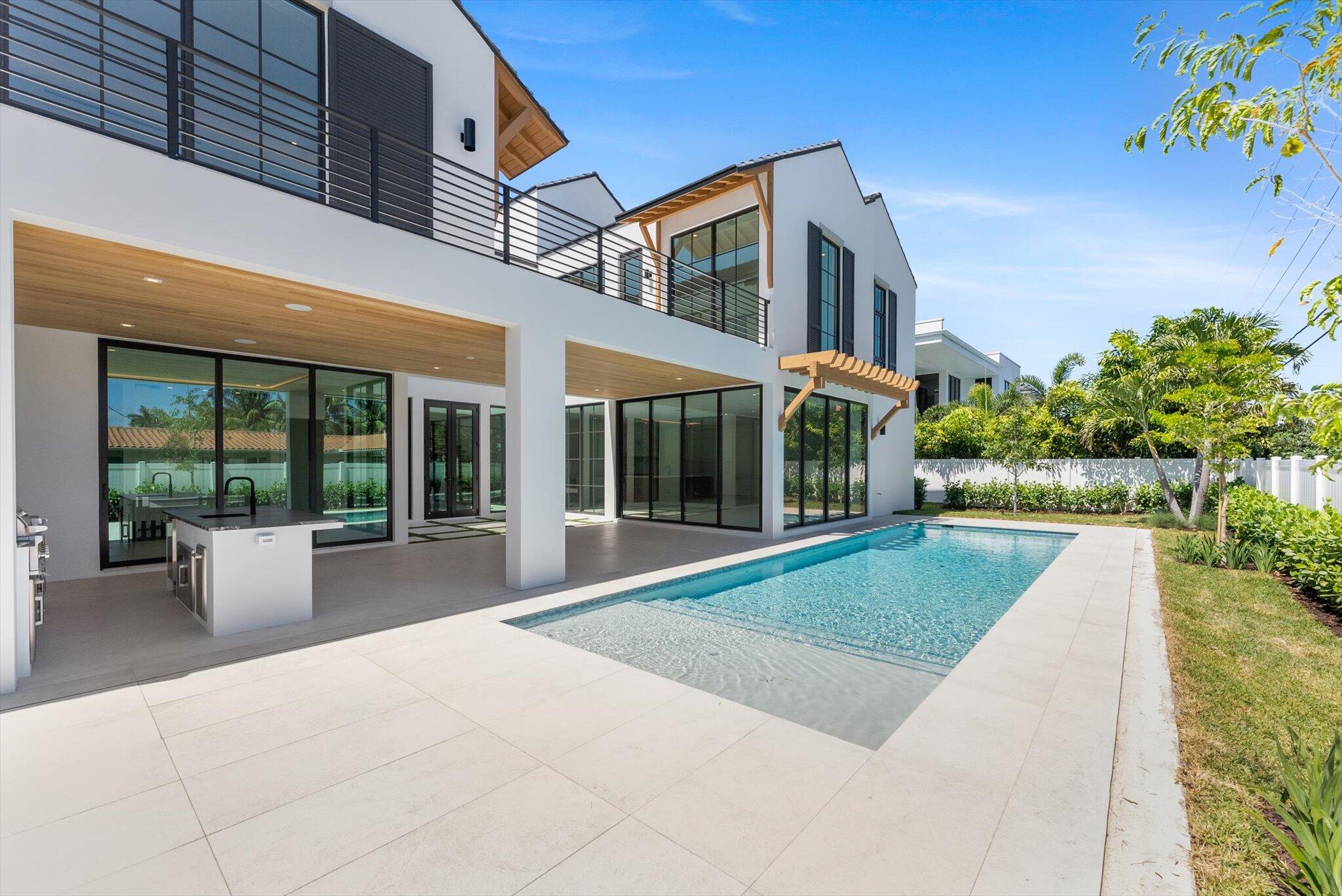 880 Northeast 3rd Avenue Boca Raton, FL 33432 - Photo 74 of 100 Pool/Patio