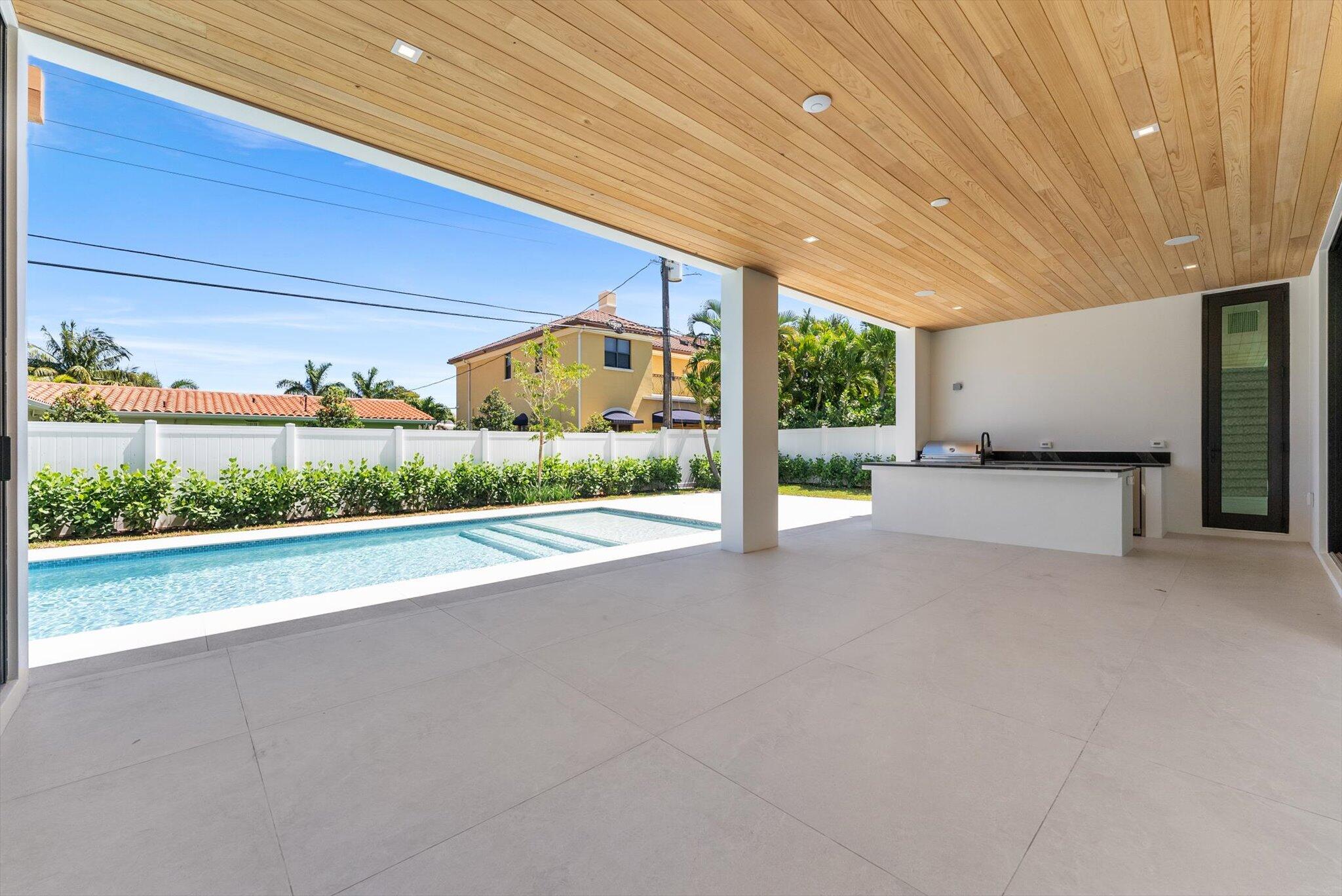 880 Northeast 3rd Avenue Boca Raton, FL 33432 - Photo 79 of 100 Patio