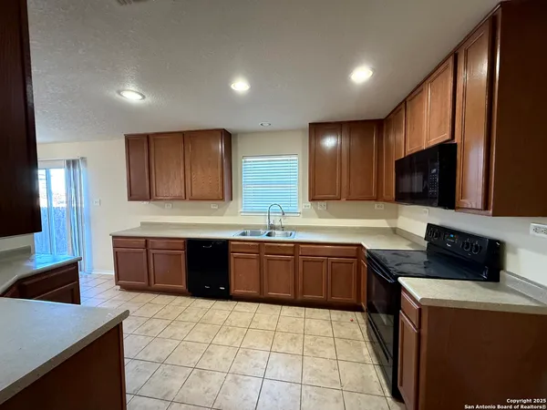 $1,625 | 6527 San Miguel Way, Converse, TX 78109