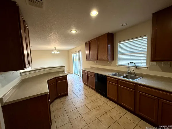 $1,625 | 6527 San Miguel Way, Converse, TX 78109