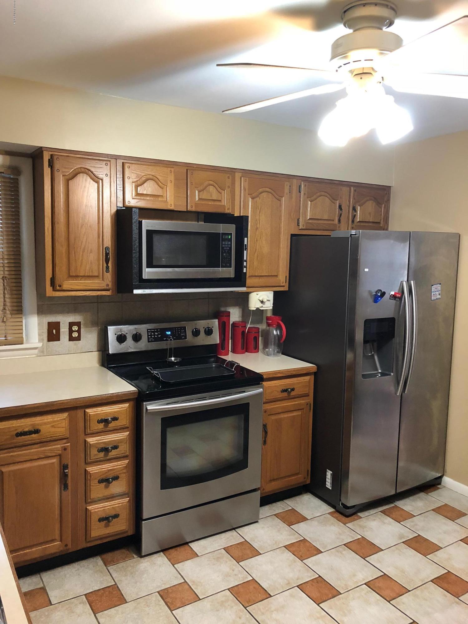 3155 Talisman Road Louisville, KY 40220 - Photo 8 of 23 Kitchen