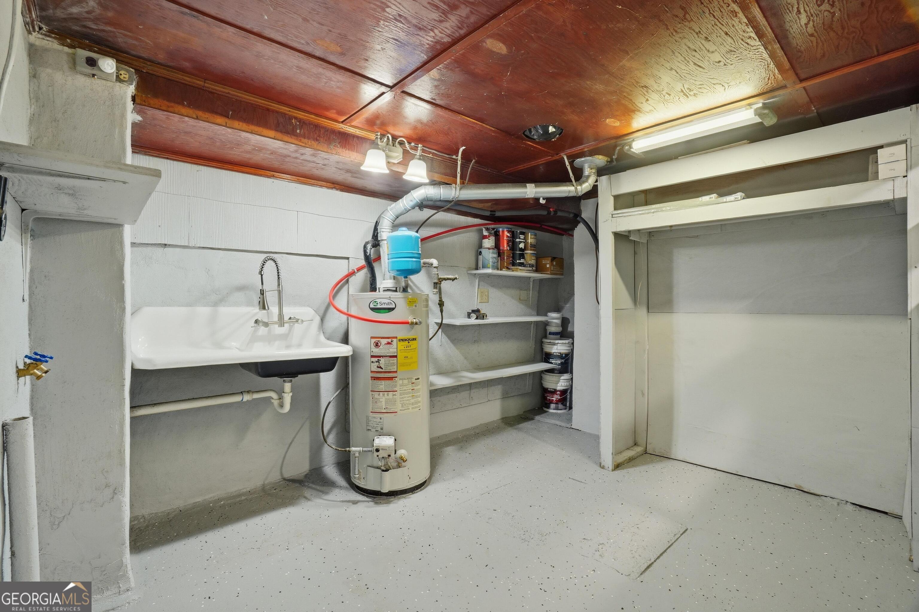 3022 Maple Road Southeast Lindale, GA 30147 - Photo 20 of 29 a utility room with dryer and washer