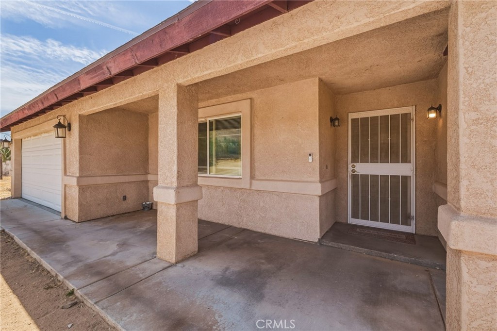 15072 Desert Star Road Apple Valley, CA 92307 - Photo 2 of 17