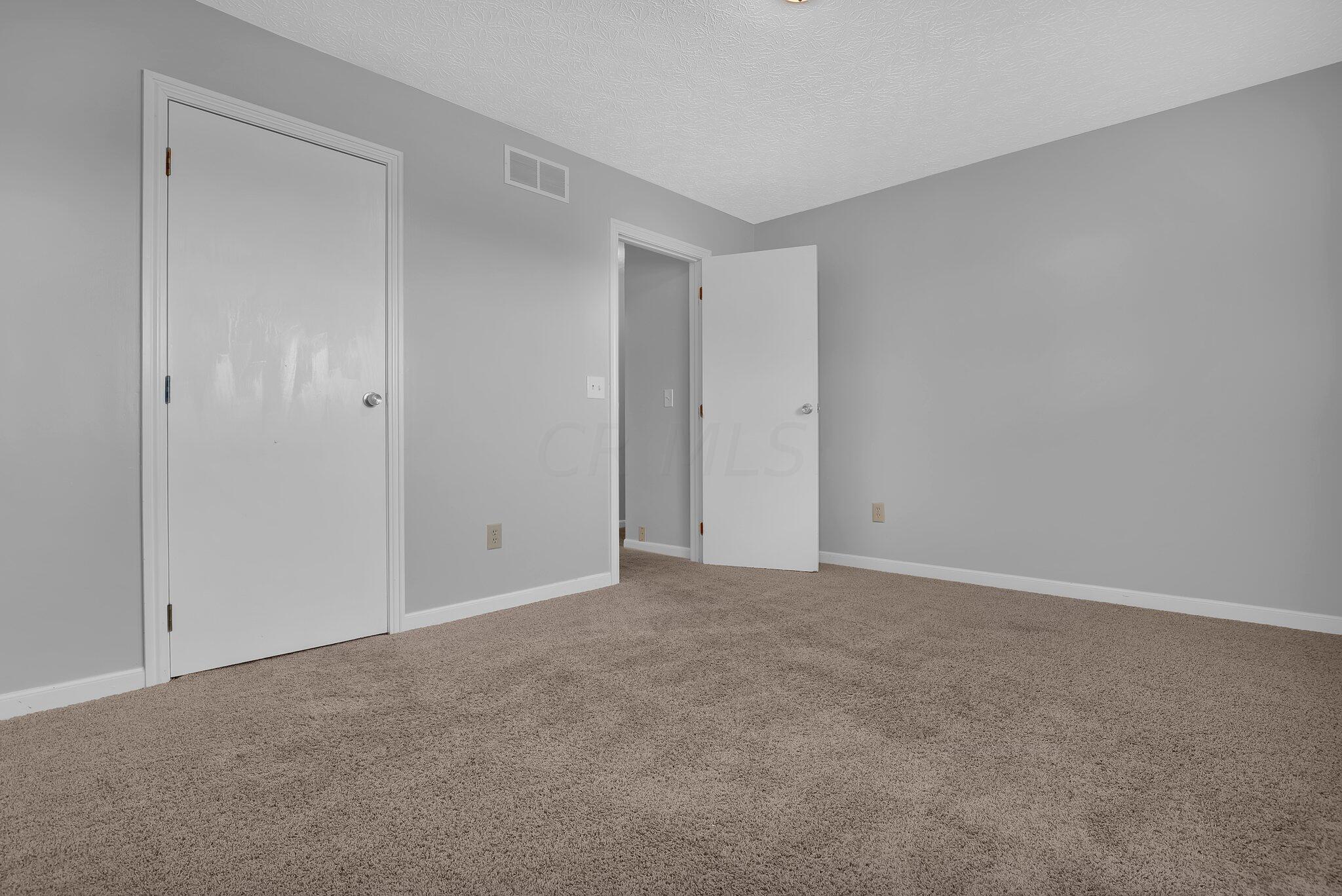 1189 Rice Avenue Columbus, OH 43230 - Photo 20 of 44 20-web-or-mls-1189-rice-ave