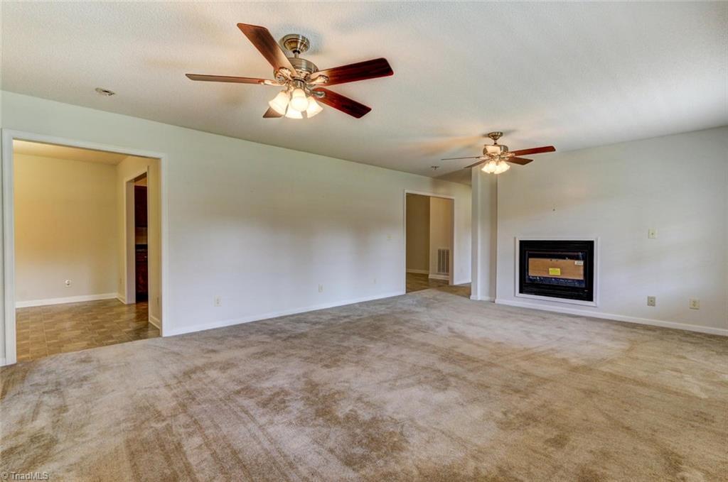 140 Slaydon Road Eden, NC 27288 - Photo 4 of 30 Living Room